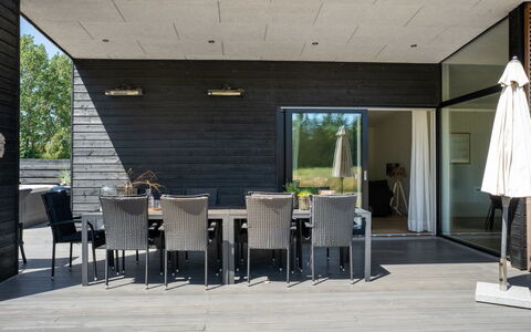 Vanna - 1.2Km from the Sea: Herbe, Prairie, Paysage, Écorégion, Plaine, Communauté Des Plantes, Lot Terre, Mobilier De Jardin, Prairie, Formations Arbustives