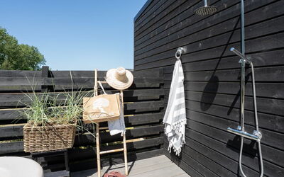 Vanna - 1.2Km from the Sea