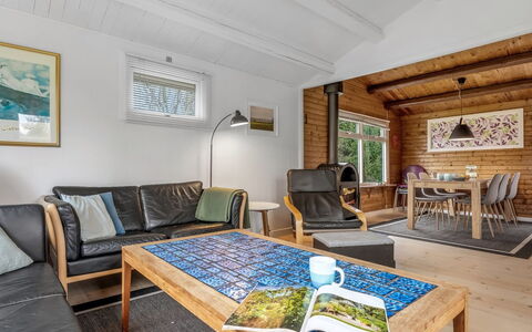Aarno - 700M from the Sea: Toit, Lot Terre, Chalet, Domicile, Zone Rurale, Cabanon, Siding, Batiments Jardin, Cabane En Rondins, Cabane