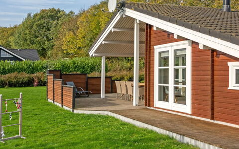 Ruusu - 300M from the Sea: 