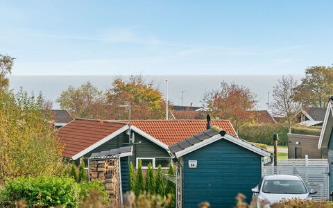 Ruusu - 300M from the Sea: Appartement, Ombre, Balcon, Chaise, Clôture, Mobilier De Jardin, Aluminium, Gazon Artificiel