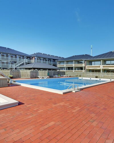 Britt - 100M from the Sea
