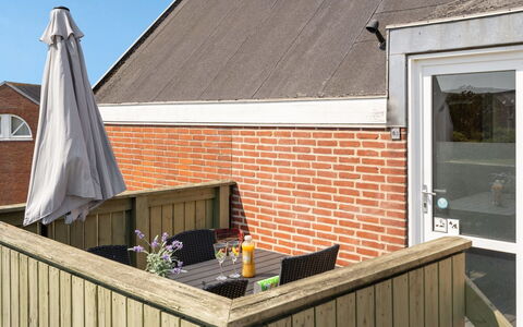Roya - 1.9Km from the Sea: Meubles, Design Intérieur, Chaise, Sol, Table, Recours, Sol, Plafond, Pièce, Eco Hôtel