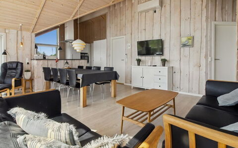 Jonna - 700M from the Sea: Bois, Plafond, Sol, Design Intérieur, Domicile, Sol, Meubles, Dur, Parquet, Salon
