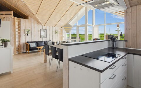 Jonna - 700M from the Sea: Design Intérieur, Sol, Bois, Plafond, Sol, Meubles, Cuisine, Luminaire, Table Cuisine Et Salle A Manger, Parquet