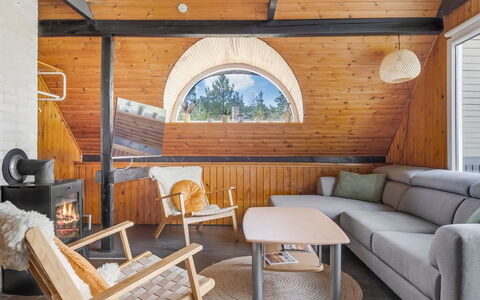 Antero - 4Km from the Sea: Bois, Design Intérieur, Sol, Plafond, Sol, Meubles, Pièce, Salon, Tache De Bois, Dur