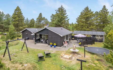 Bjarka - 2.9Km from the Sea: Chalet, Domicile, Maison, Toit, Porche, Biens, Siding, Batiments Jardin, Ferme, Cour