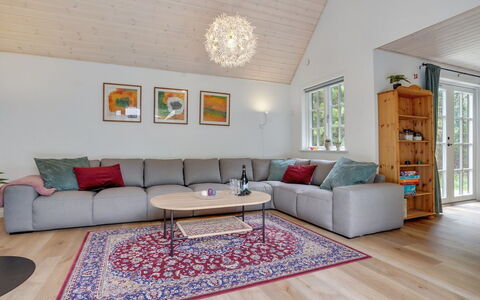 Emmeli - 1.2Km from the Sea: Sol, Bois, Sol, Design Intérieur, Canapé, Salon, Parquet, Meubles, Domicile
