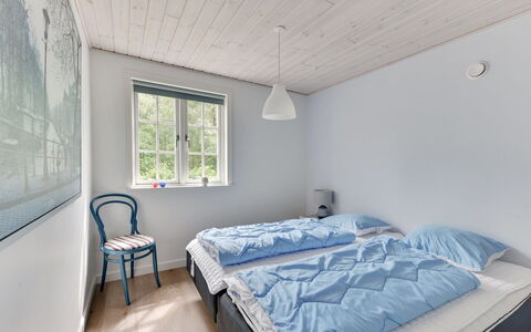 Emmeli - 1.2Km from the Sea: Chambre, Bois, Lit, Literie, Drap De Lit, Domicile, Plafond, Design Intérieur, Cadre De Lit, Sol