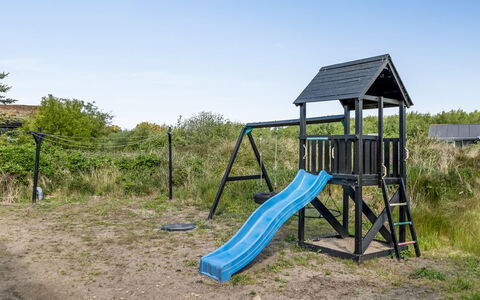 Minke - 2.2Km from the Sea: Domicile, Chalet, Porche, Dur, Siding, Plate-Forme, Ombre, Planche, Biens, Batiments Jardin