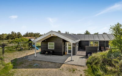 Minke - 2.2Km from the Sea