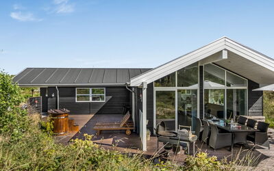 Minke - 2.2Km from the Sea
