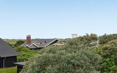 Elara - 200M from the Sea: Arbuste, Design Urbain, Couverture De Sol, Brique, Appartement, Biens, Brickwork, Balcon, Aménagement Paysager