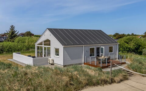 Eldora - 1.4Km from the Sea: Meubles, Bois, Design Intérieur, Sol, Sol, Chaise, Pièce, Plafond, Salon, Appartement