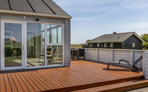 Eldora - 1.4Km from the Sea: Meubles, Bois, Design Intérieur, Sol, Sol, Chaise, Pièce, Plafond, Salon, Appartement