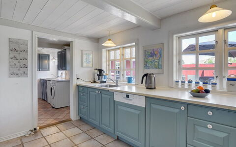 Edelgard - 4.5Km from the Sea: Bois, Sol, Domicile, Sol, Meubles, Cabinetry, Porte, Cuisine, Comptoir, Plafond