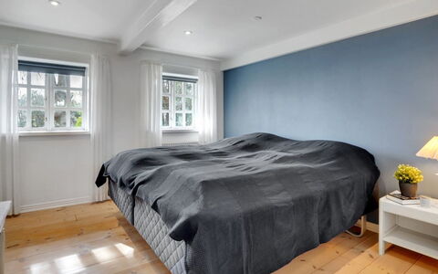 Edelgard - 4.5Km from the Sea: Sol, Chambre, Sol, Design Intérieur, Bois, Lit, Plafond, Drap De Lit, Literie, Meubles