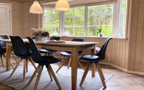 Orpah - 2.5Km from the Sea: Meubles, Bois, Design Intérieur, Sol, Sol, Chaise, Pièce, Plafond, Salon, Appartement