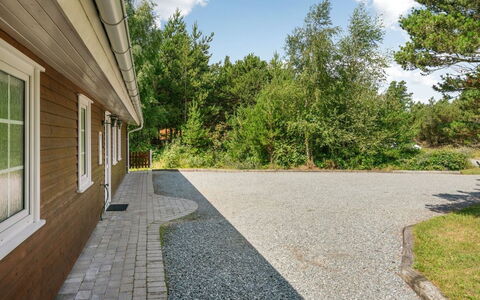 Orpah - 2.5Km from the Sea: Meubles, Bois, Design Intérieur, Sol, Sol, Chaise, Pièce, Plafond, Salon, Appartement