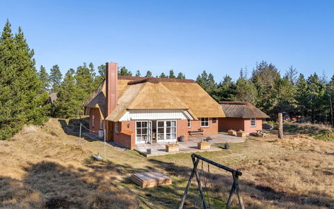 Harpa - 2.5Km from the Sea: Bois, Domicile, Porche, Plate-Forme, Dur, Toit, Tache De Bois, Parquet, Eco Hôtel