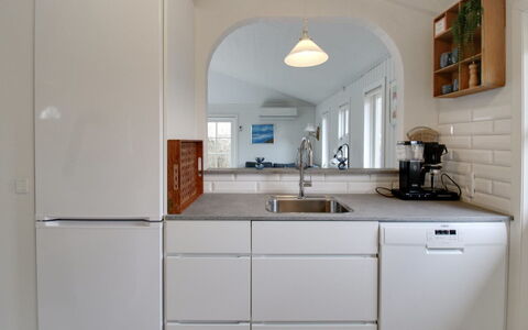 Aila - 1.4Km from the Sea: Appareil De Cuisine, Cuisine, Comptoir, Cabinetry, Design Intérieur, Principaux Appliance, Sol, Meubles, Bois, Électroménager