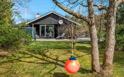 Ursel - 800M from the Sea: Maison, Toit, Domicile, Chalet, Cabanon, Batiments Jardin, Siding, Cour, Cabane En Rondins, Cabane