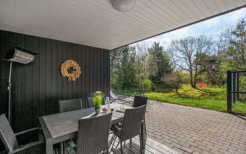 Ursel - 800M from the Sea: Maison, Toit, Domicile, Chalet, Cabanon, Batiments Jardin, Siding, Cour, Cabane En Rondins, Cabane