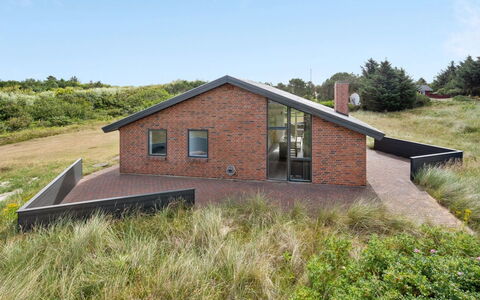 Mert - 1.2Km from the Sea: Herbe, Maison, Toit, Domicile, Chalet, Arbuste, Lot Terre, Zone Rurale, Ferme, Couverture De Sol