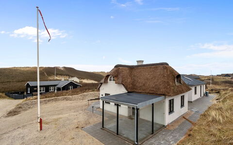 Annelouise - 100M from the Sea: Maison, Toit, Domicile, Chalet, Cabanon, Batiments Jardin, Siding, Cour, Cabane En Rondins, Cabane