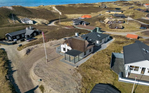 Annelouise - 100M from the Sea: Maison, Toit, Domicile, Chalet, Cabanon, Batiments Jardin, Siding, Cour, Cabane En Rondins, Cabane