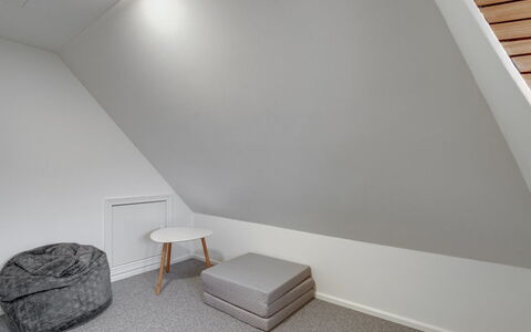Annelouise - 100M from the Sea: Domicile, Chalet, Porche, Dur, Siding, Plate-Forme, Ombre, Planche, Biens, Batiments Jardin