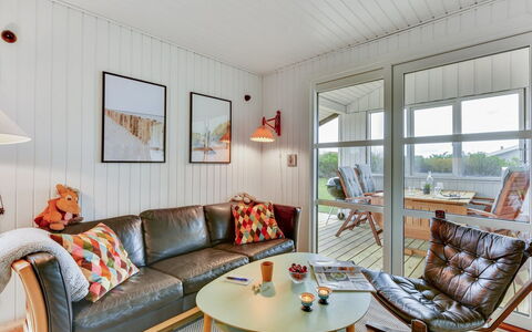 Thamara - 350M from the Sea: Maison, Toit, Domicile, Chalet, Cabanon, Batiments Jardin, Siding, Cour, Cabane En Rondins, Cabane