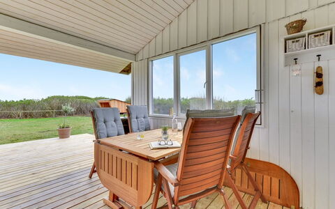 Thamara - 350M from the Sea: Maison, Toit, Domicile, Chalet, Cabanon, Batiments Jardin, Siding, Cour, Cabane En Rondins, Cabane