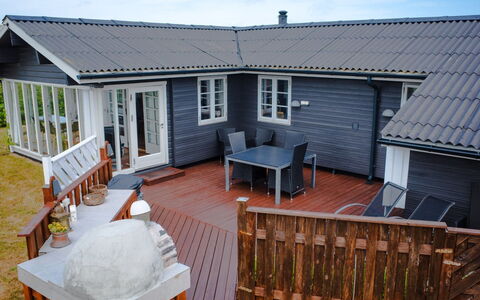 Algea - 300M from the Sea: Bois, Toit, Maison, Domicile, Siding, Chalet, Porche, Porte, Plate-Forme, Composite