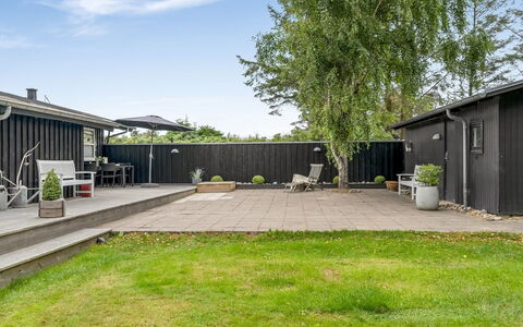 Bernadeta - 1.2Km from the Sea: Toit, Maison, Domicile, Chalet, Siding, Biens, Allée, Batiments Jardin, Cour, Cabanon