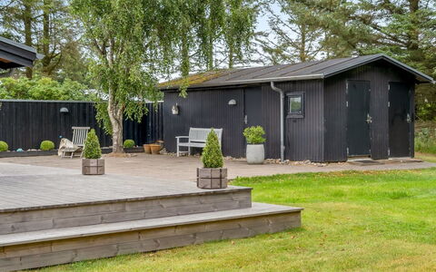 Bernadeta - 1.2Km from the Sea: Toit, Maison, Domicile, Chalet, Siding, Biens, Allée, Batiments Jardin, Cour, Cabanon