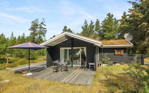 Heike - 1.3Km from the Sea: Architecture, Toit, Domicile, Composite, Daylighting, Siding, Allée