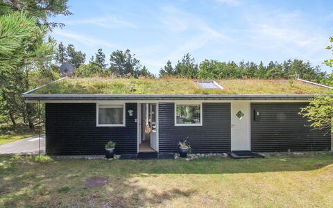 Heike - 1.3Km from the Sea: Architecture, Toit, Domicile, Composite, Daylighting, Siding, Allée