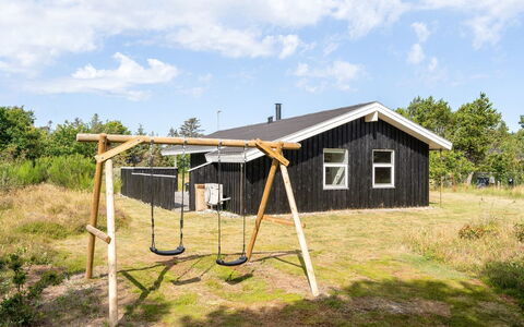 Anahi - 3Km from the Sea: Bois, Chalet, Dur, Planche, Tache De Bois, Batiments Jardin, Conception, Cour, Cabane En Rondins, Arrière-Cour