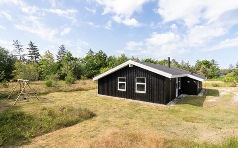 Anahi - 3Km from the Sea: Bois, Chalet, Dur, Planche, Tache De Bois, Batiments Jardin, Conception, Cour, Cabane En Rondins, Arrière-Cour