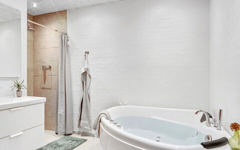 Ilsabe - 2Km from the Sea: Piscine, Mobilier De Jardin, Meubles, Recours, Dalle, Eco Hôtel, Ombre, Chaise, Loisir, Biens