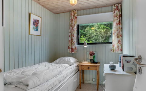 Lykka - 950M from the Sea: Design Intérieur, Bois, Meubles, Chambre, Lit, Plafond, Sol, Sol, Pièce, Drap De Lit