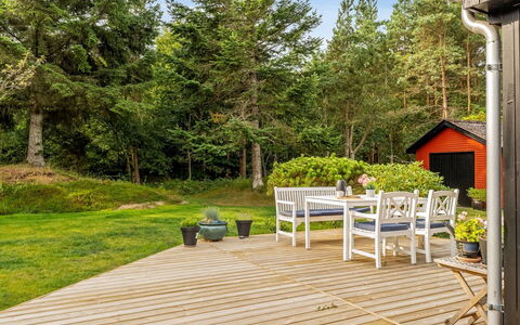 Lykka - 950M from the Sea: Bois, Arbuste, Jardin, Lot Terre, Plate-Forme, Couverture De Sol, Dur, Mobilier De Jardin, Parquet