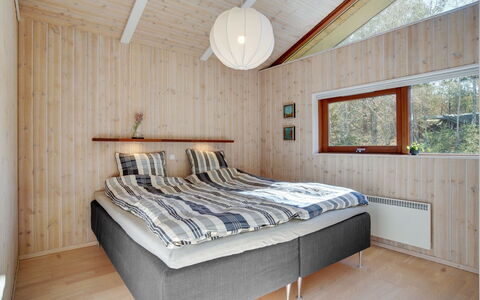 Angja - 800M from the Sea: Design Intérieur, Sol, Bois, Plafond, Chambre, Sol, Meubles, Pièce, Lit, Éclairage