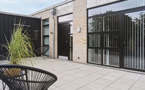Laulu - 2Km from the Sea: Piscine, Mobilier De Jardin, Meubles, Recours, Dalle, Eco Hôtel, Ombre, Chaise, Loisir, Biens