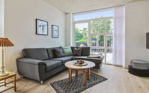Laulu - 2Km from the Sea: Piscine, Mobilier De Jardin, Meubles, Recours, Dalle, Eco Hôtel, Ombre, Chaise, Loisir, Biens