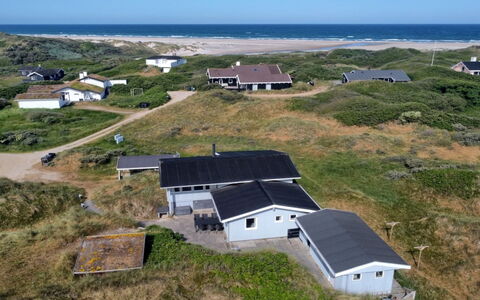 Kulle - 200M from the Sea: Bois, Domicile, Porche, Plate-Forme, Dur, Toit, Tache De Bois, Parquet, Eco Hôtel