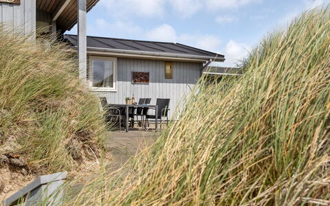 Kulle - 200M from the Sea: Bois, Domicile, Porche, Plate-Forme, Dur, Toit, Tache De Bois, Parquet, Eco Hôtel