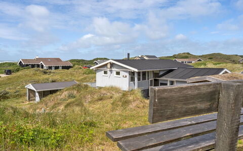 Kulle - 200M from the Sea: Bois, Domicile, Porche, Plate-Forme, Dur, Toit, Tache De Bois, Parquet, Eco Hôtel