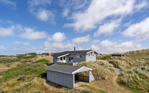 Kulle - 200M from the Sea: Bois, Domicile, Porche, Plate-Forme, Dur, Toit, Tache De Bois, Parquet, Eco Hôtel